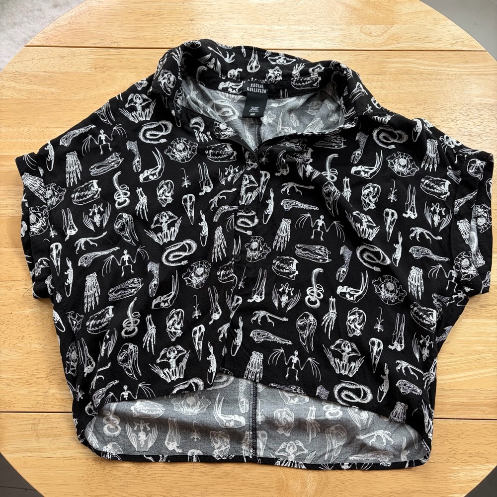 Social Collision Hot Topic Animal skeletons button down